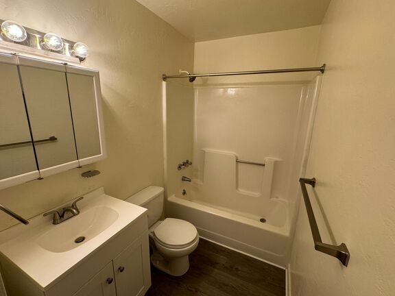 Riverview 2x1 Bathroom