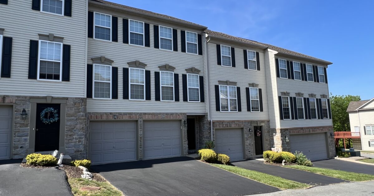 Single Family Home for Rent in York, PA | Hunt Club Condominium